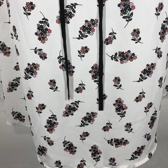 LC Lauren Conrad white floral sleeveless blouse M - Picture 3 of 6